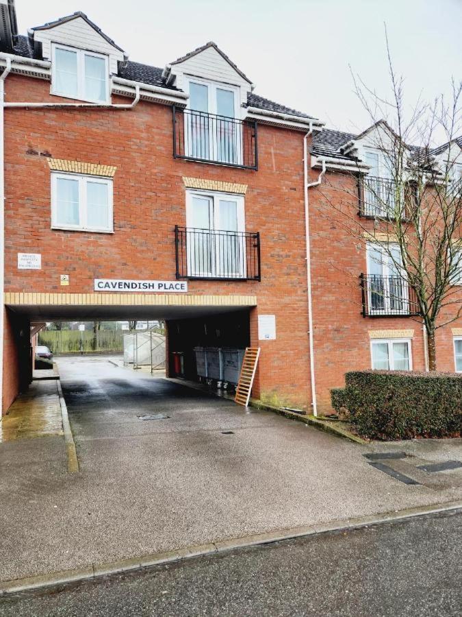 Spacious Ground Floor 2 Bedroom 2 Bathroom Flat In Hatfield Near Hertfordshire University Private Car Park Sleeps 5-6 Kültér fotó